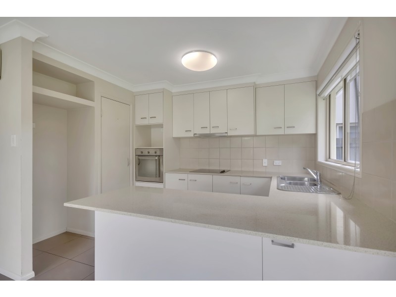 Unit 2/16 Anzac Avenue, Newtown QLD 4350