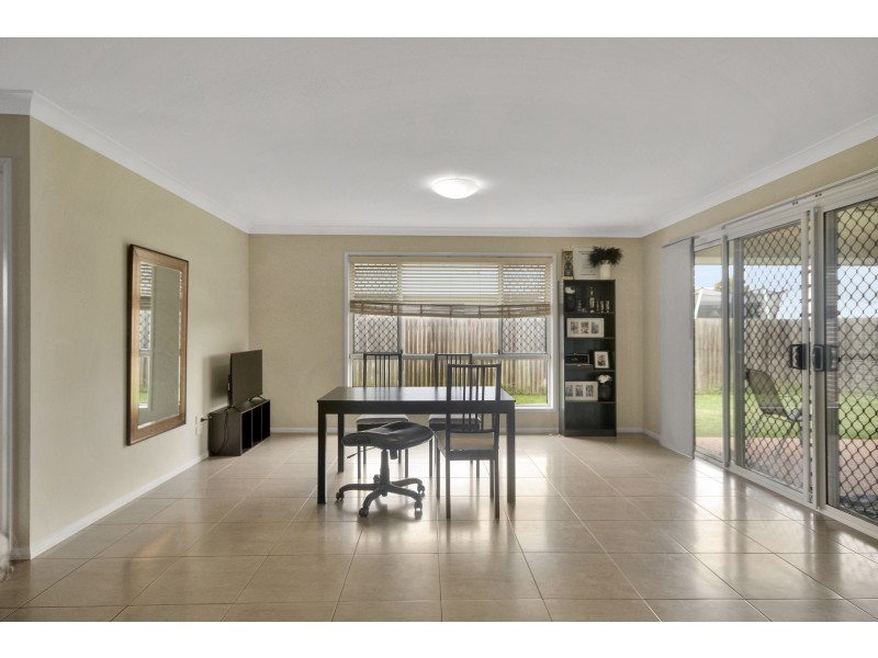 4 Graves Drive, Kearneys Spring QLD 4350
