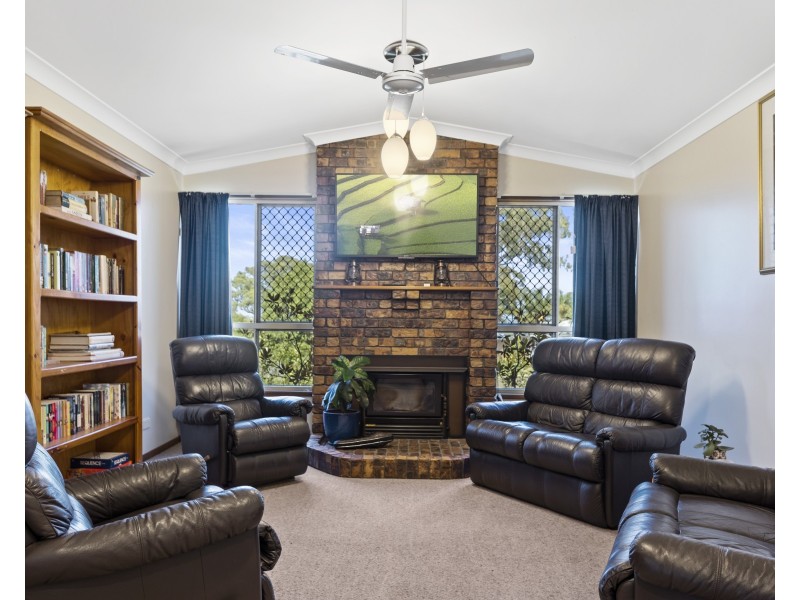 15 Rebecca Street, Glenvale QLD 4350