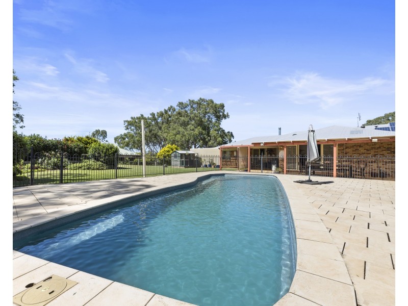 15 Rebecca Street, Glenvale QLD 4350