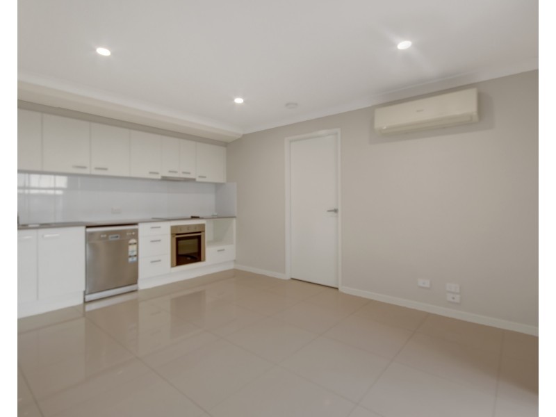 Unit 2/11 Wongalee Place, Cambooya QLD 4358