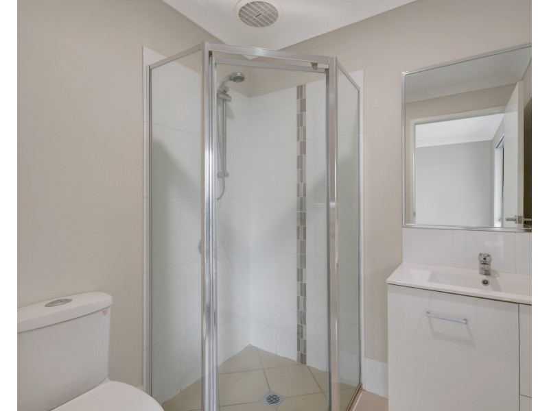 Unit 2/11 Wongalee Place, Cambooya QLD 4358
