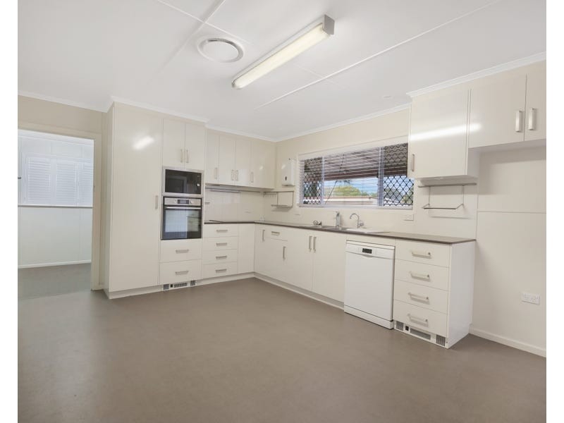 32 McCafferty Street, Wilsonton QLD 4350