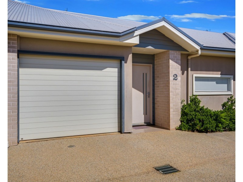 Unit 2/79 South Street, Rangeville QLD 4350