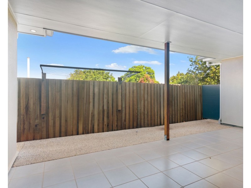 Unit 2/79 South Street, Rangeville QLD 4350