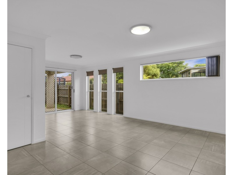 Unit 4/397 Stenner Street, Kearneys Spring QLD 4350