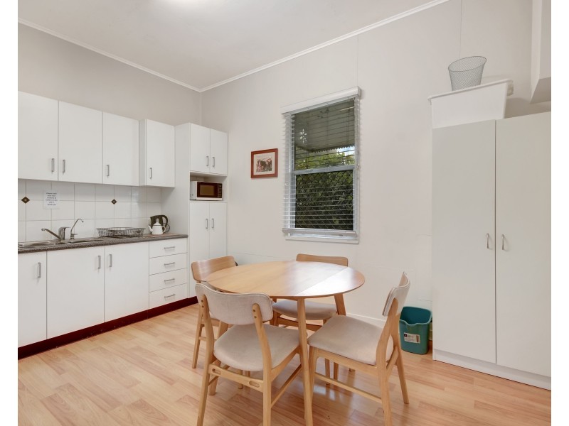 Suite 4/120 James Street, South Toowoomba QLD 4350