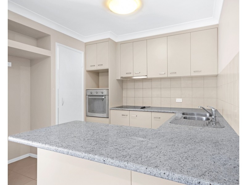 Unit 11/16 Anzac Avenue, Newtown QLD 4350