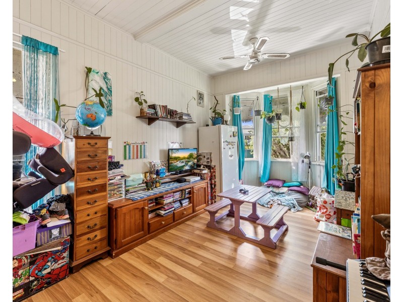 36 Charles Street, Newtown QLD 4350