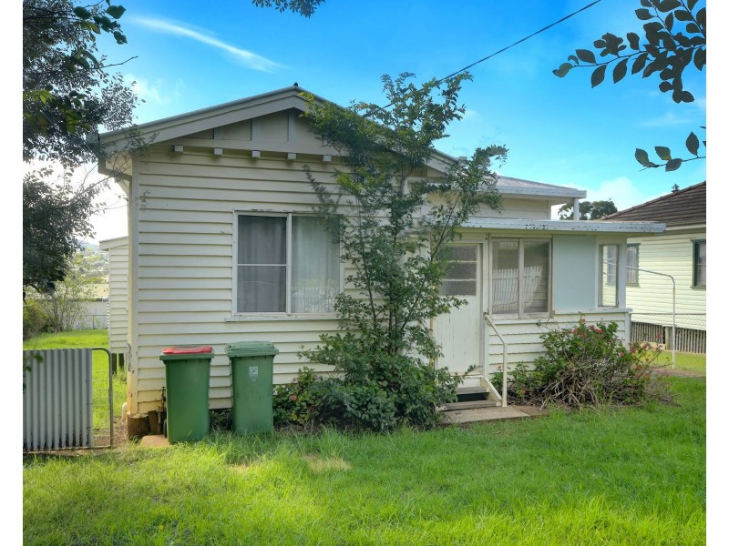 6 Hillside Street, Newtown QLD 4350