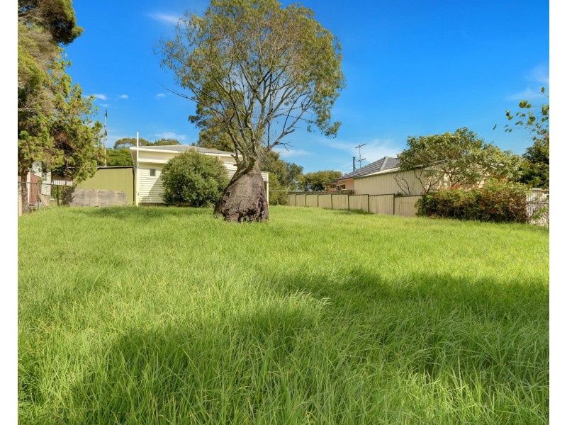 6 Hillside Street, Newtown QLD 4350