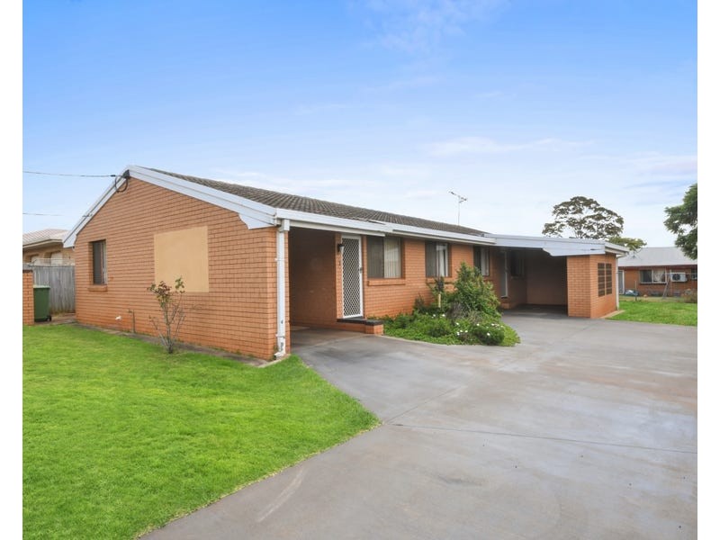 Unit 2/13 Dumba Street, Harristown QLD 4350