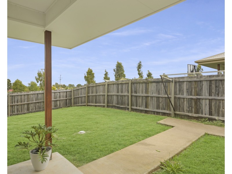 Unit 1/8 Weebah Place, Cambooya QLD 4358