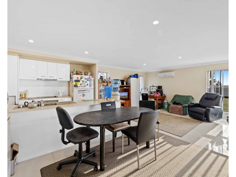 4 Weebah Place, Cambooya QLD 4358