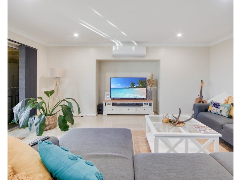 16 Maculan Crescent, Westbrook QLD 4350