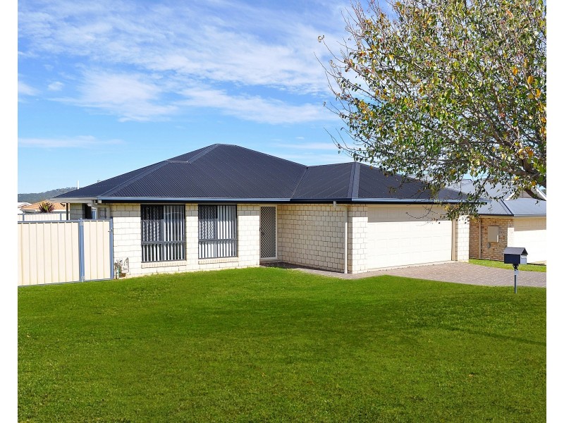 4 Patron Crescent, Glenvale QLD 4350