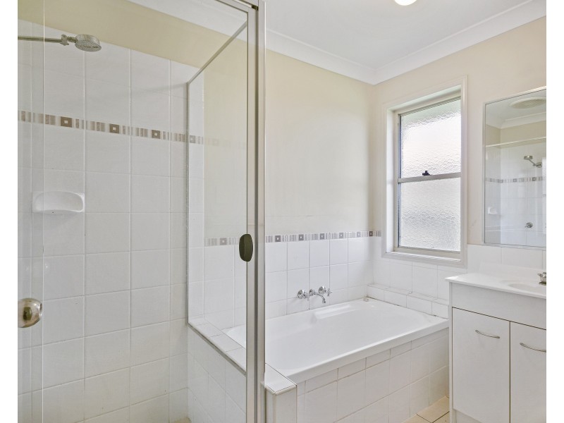 11 Cuttaburra Crescent, Glenvale QLD 4350