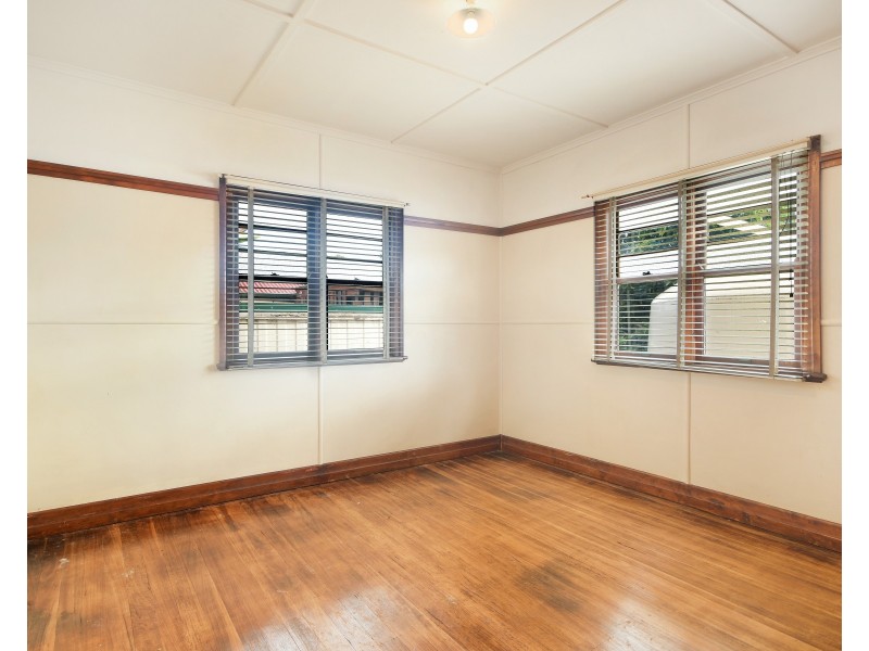 35 Gladstone Street, Newtown QLD 4350