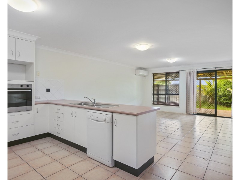 Unit 2/26 Hoepper Street, Kearneys Spring QLD 4350