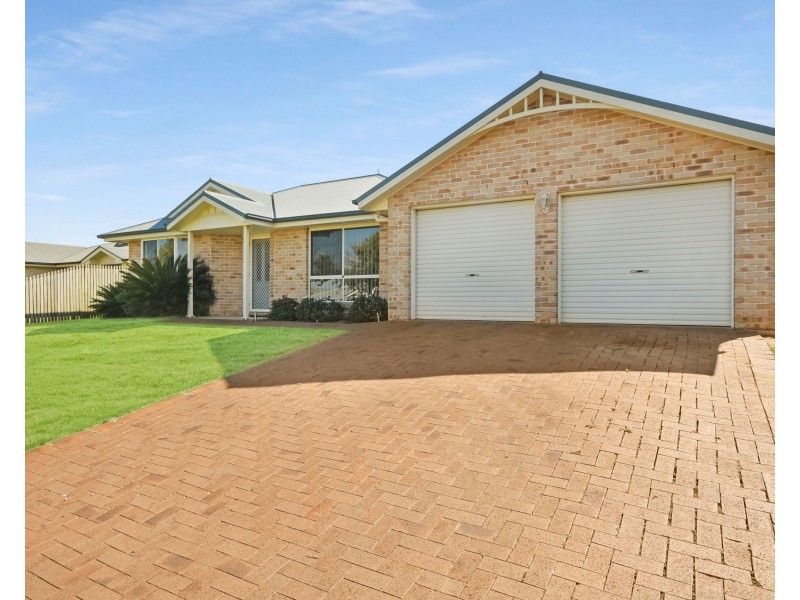 28 Patron Court, Glenvale QLD 4350