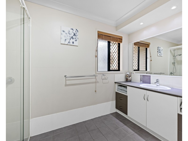8 Wildcard Drive, Glenvale QLD 4350