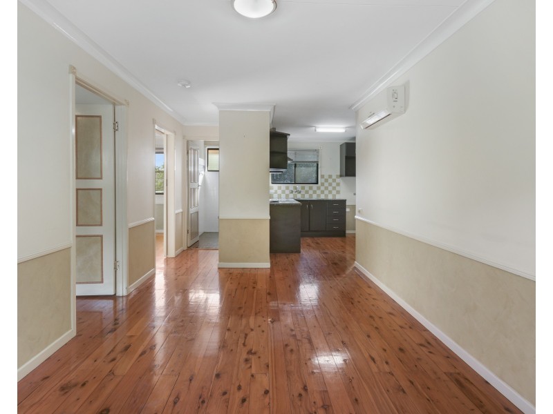 Unit 8/56 North Street, Mount Lofty QLD 4350