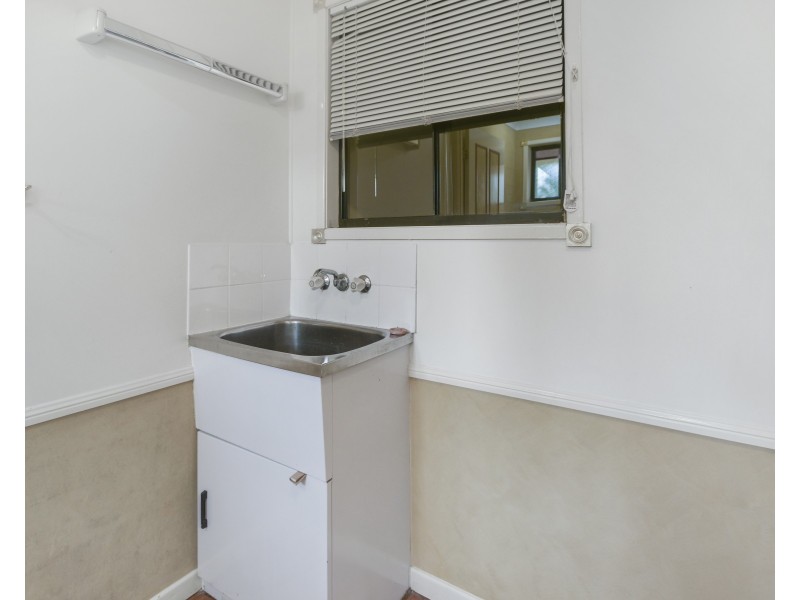 Unit 8/56 North Street, Mount Lofty QLD 4350