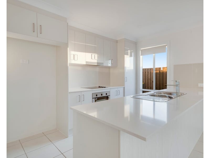 7 Downs Street, Glenvale QLD 4350