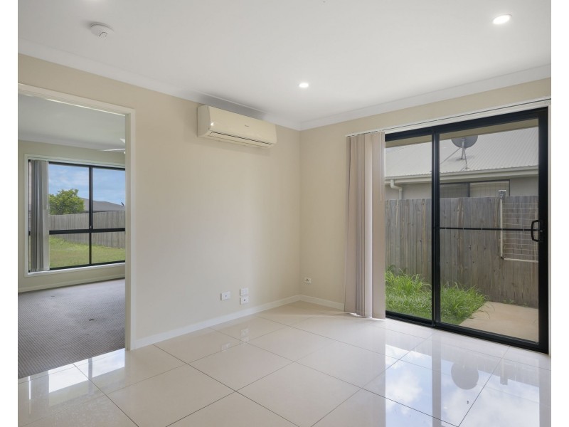 Unit 2/25 Weebah Place, Cambooya QLD 4358