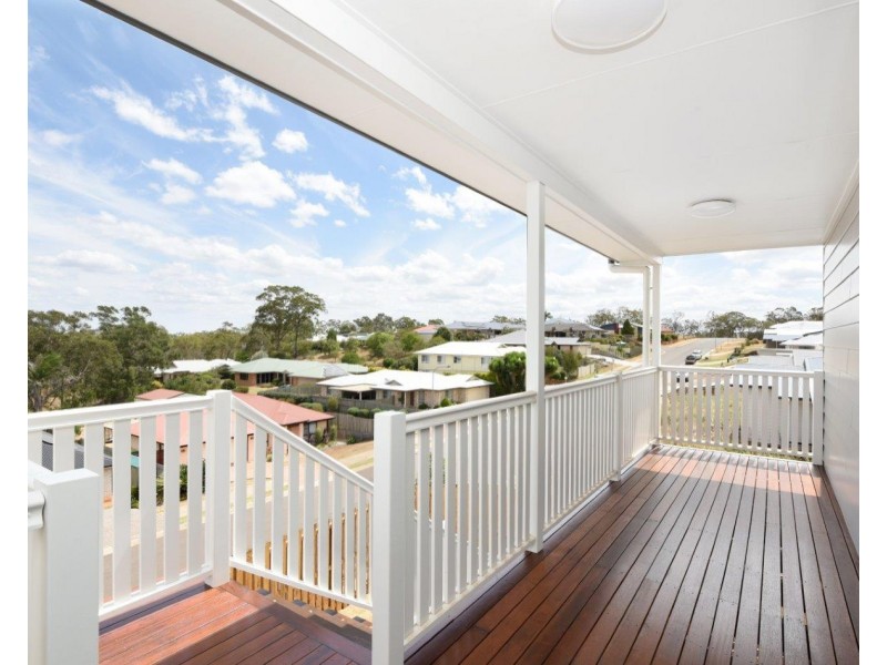 Unit 2/12 Kershaw Close, Cranley QLD 4350