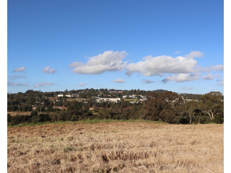 4 Vanity Street, Rockville QLD 4350