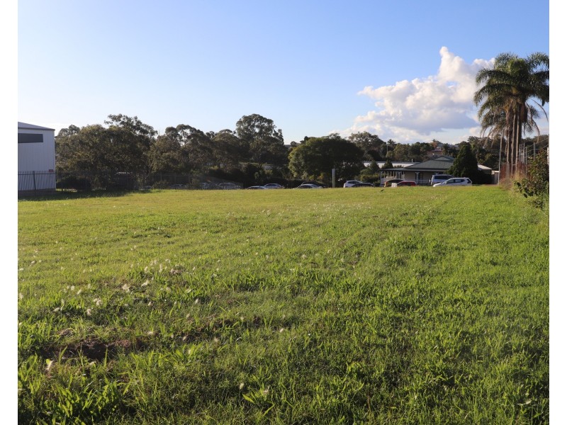 18 Freighter Avenue, Wilsonton QLD 4350