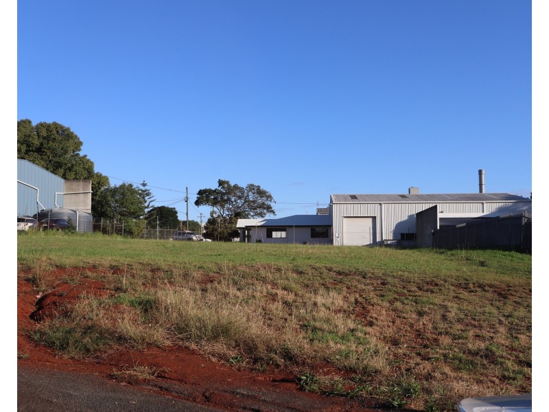 18 Freighter Avenue, Wilsonton QLD 4350