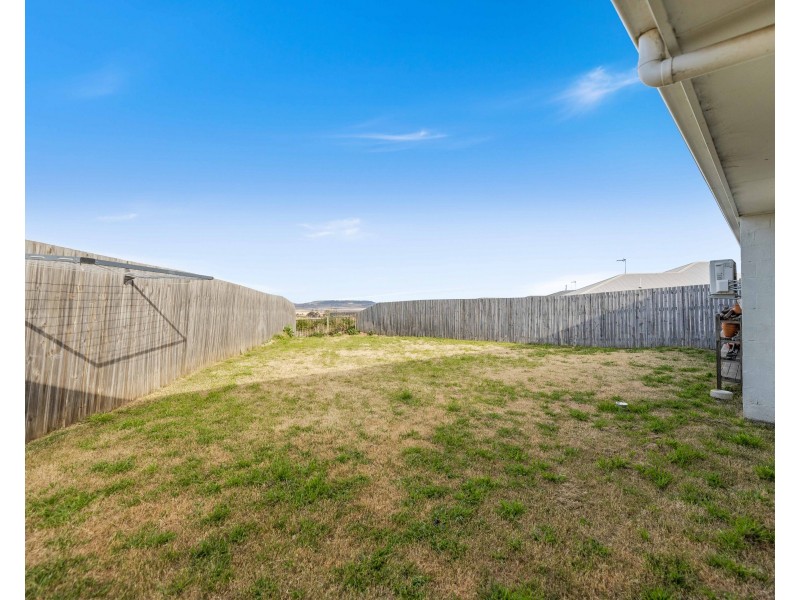 8 Kensei Street, Wyreema QLD 4352