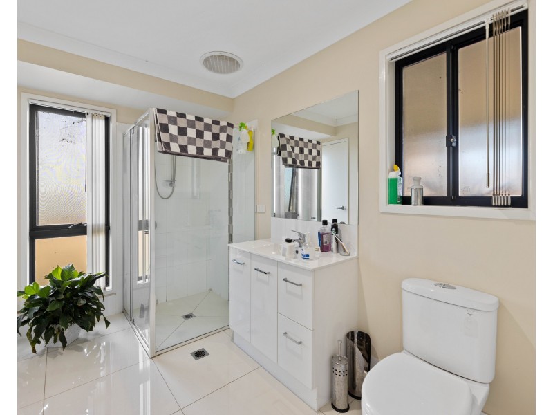 8 Kensei Street, Wyreema QLD 4352