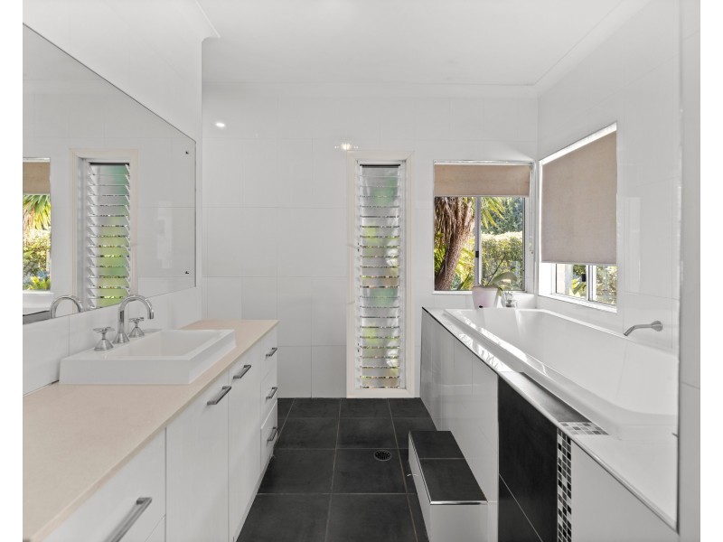 13 Cook Court, Highfields QLD 4352