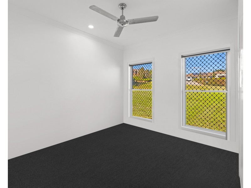 13 Cook Court, Highfields QLD 4352