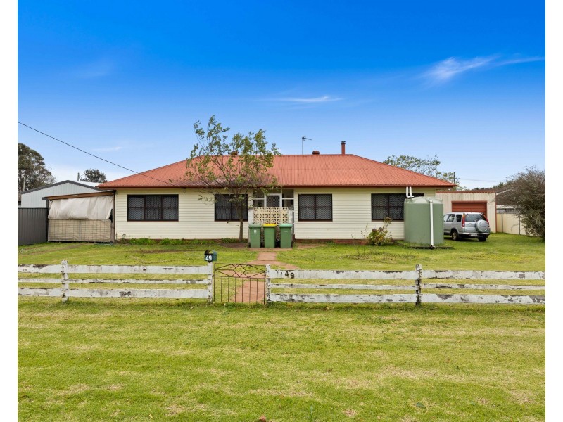 49 Croxley Street, Harristown QLD 4350