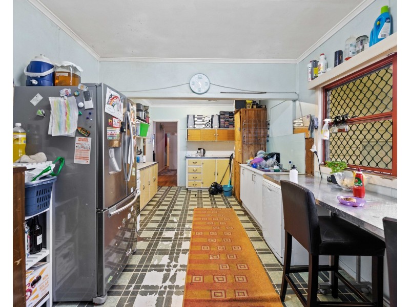 49 Croxley Street, Harristown QLD 4350