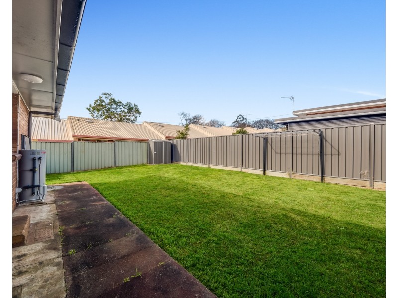 Unit 1/258 James Street, Harristown QLD 4350