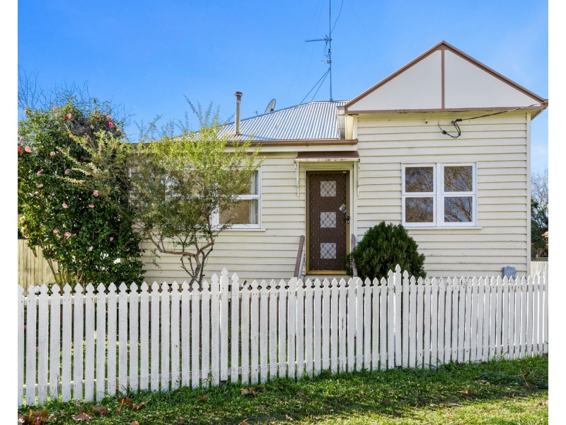 16 Burstow Street, East Toowoomba QLD 4350