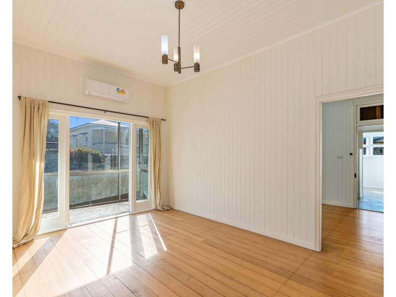16 Burstow Street, East Toowoomba QLD 4350