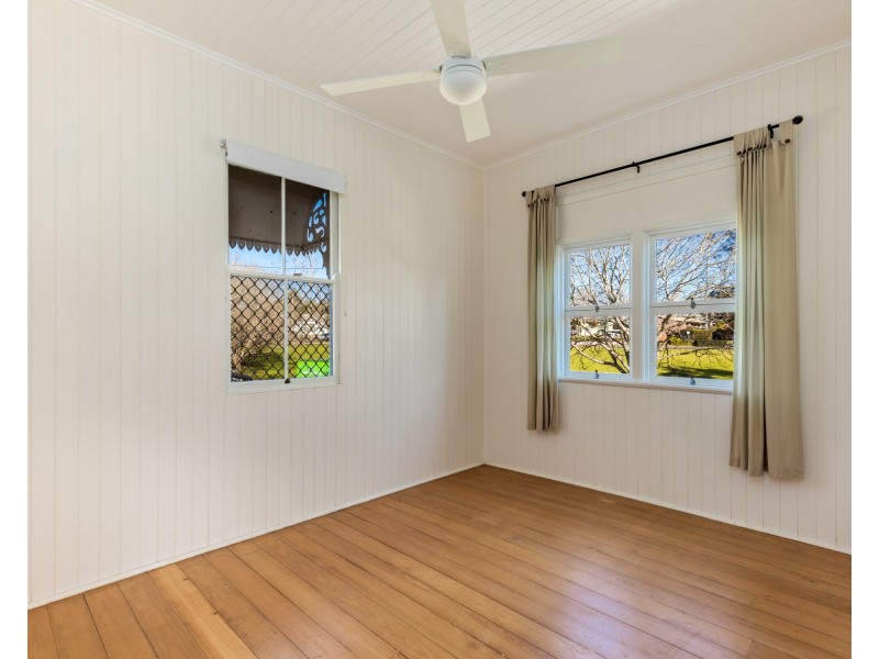 16 Burstow Street, East Toowoomba QLD 4350