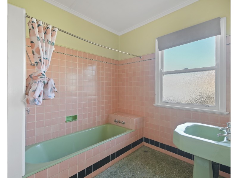 29 Perry Street, Harlaxton QLD 4350