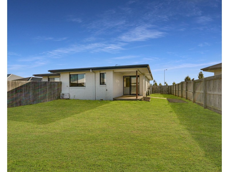 Unit 1/11 Weebah Place, Cambooya QLD 4358