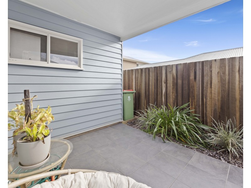 Unit 8/316 Stenner Street, Middle Ridge QLD 4350