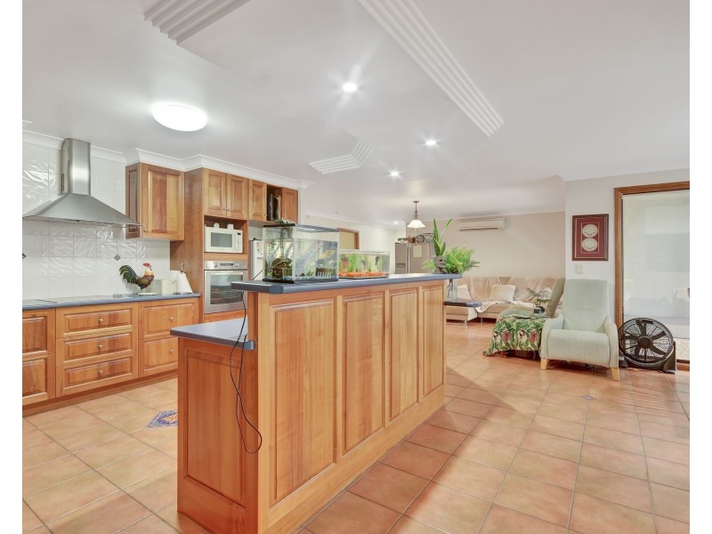 5 Catalina Drive, Wilsonton Heights QLD 4350