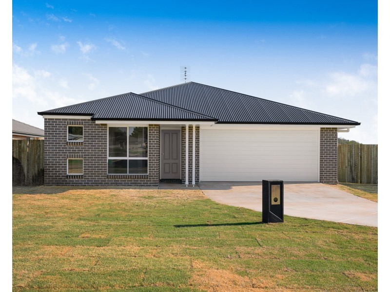 86 Shelby Street, Glenvale QLD 4350