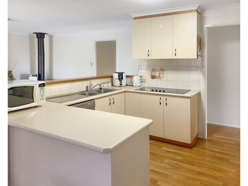 12 Lachlan Court, Westbrook QLD 4350