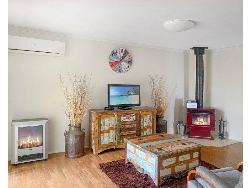 12 Lachlan Court, Westbrook QLD 4350